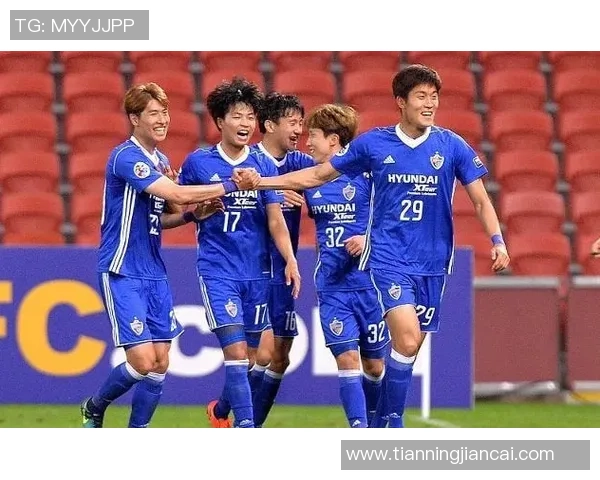 蔚山现代与水原三星激战正酣即时比分更新与赛况分析